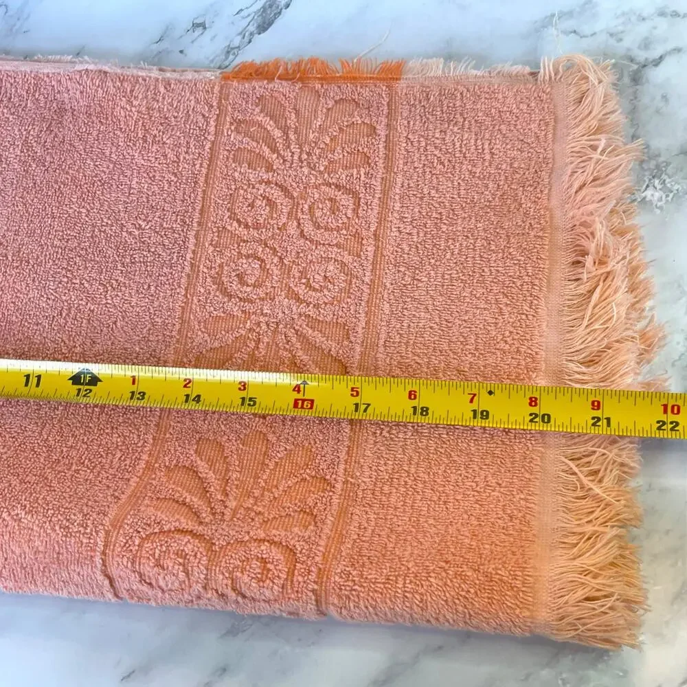 Vintage 1970s Cannon Monticello Peach Floral Fringe Bath Towel USA